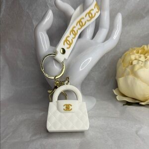 White and Gold Key & Card Holder